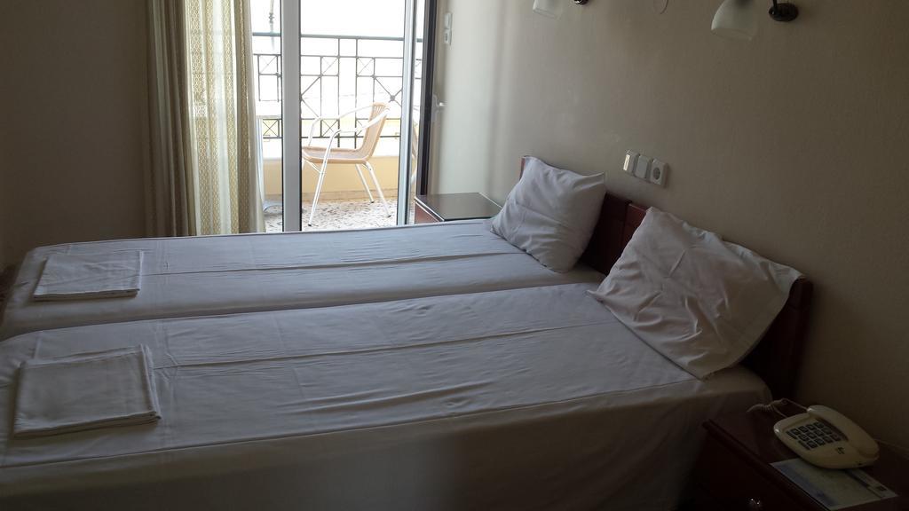 Dimitra Hotel Loutra Edipsou  Pokoj fotografie